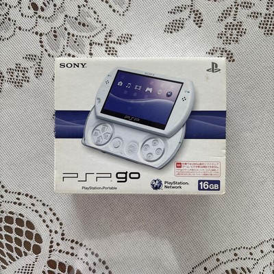 WHITE - (本体)プレイステーション・ポータブル go パール・ホワイト(PSP-N1000PW) ソニー・コンピュータエンタテインメント 41P+G2n2rML._UF894,1000_QL80_.jpg
