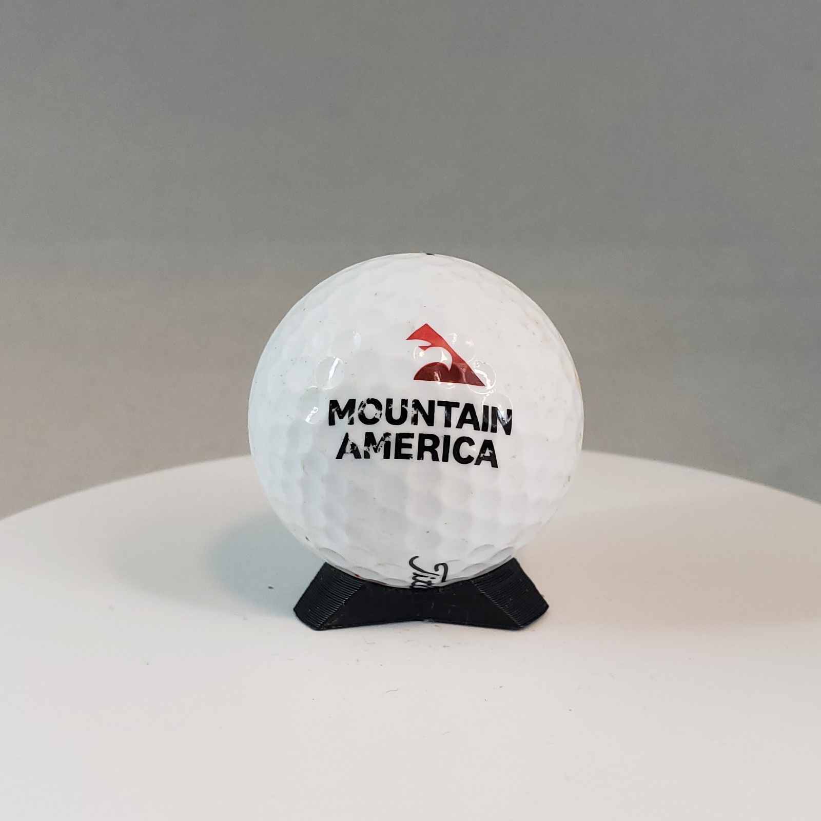 Mountain America - Vintage Logo Titleist Golf Ball - Collectable / Rare