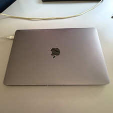 Apple MacBook Pro 13” 2019 | Intel i5 | 8 GB RAM | Touch Bar | gepflegt