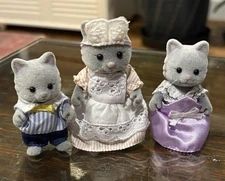 Calico Critters Sylvanian Families Suzette Simpkins Grey Cat Family of 3