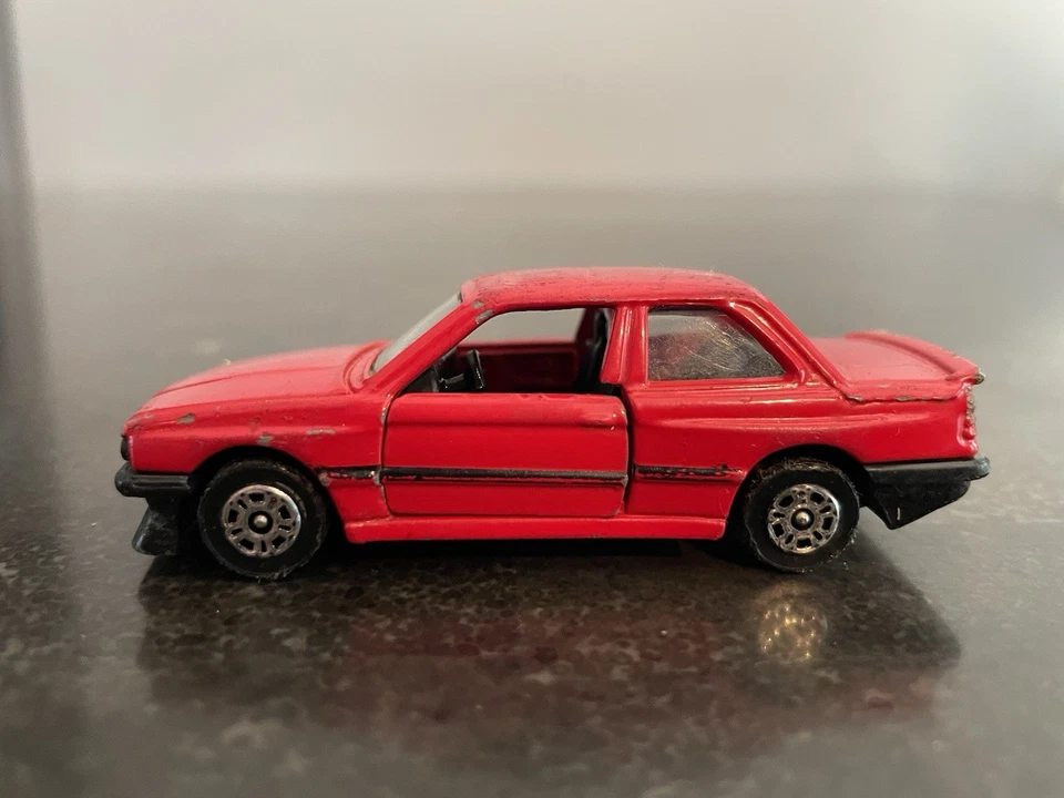 Corgi Red E30 BMW 325i 1/60 Scale Diecast Car Doors Open Vintage 1988 - Image 3 of 4