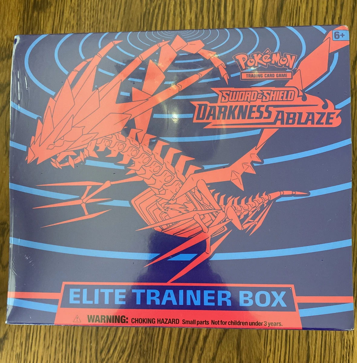 Pokémon TCG: Sword & Shield-Darkness Ablaze Elite Trainer Box