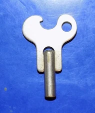 Vintage or Antique Toy or Clock Winding Key - size 6 - 3.75mm
