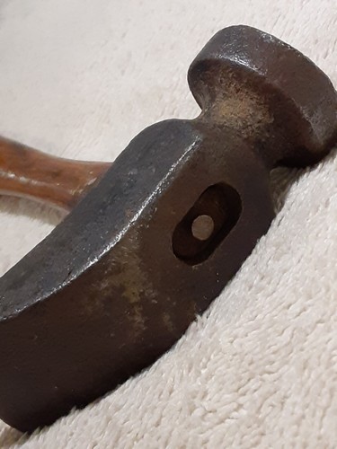 VINTAGE COBBLERS SHOEMAKERS HAMMER LEATHER TOOL - Picture 9 of 11