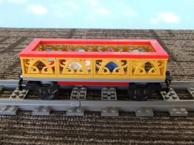 LEGO CREATOR: Winter Holiday Train (10254) Acquisti Online su