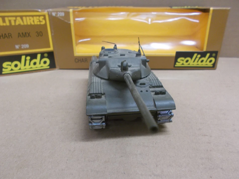 ANCIEN SOLIDO CHAR BLINDE AMX - 30T FRANCE ~ N° 209 - 1/1965 MADE IN FRANCE - Photo 2/4