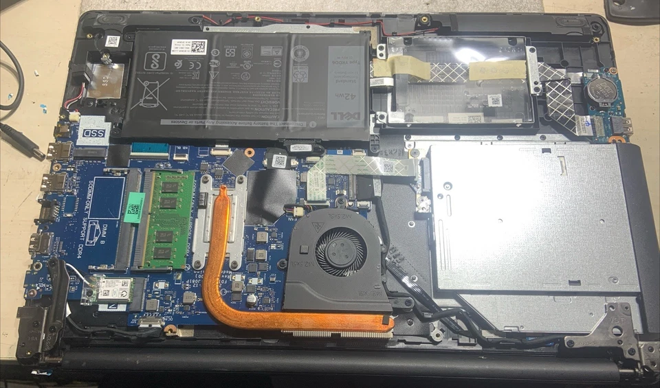 DELL INSPIRON 3793 17,3” I5 1035G1 8GB DA COMPLETARE - Immagine 3 di 4