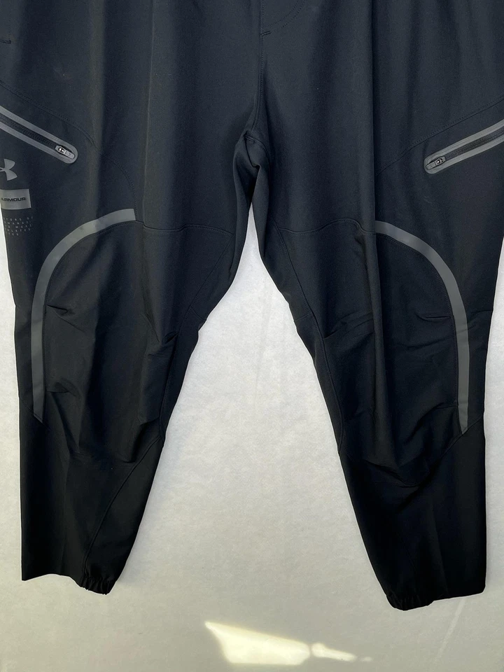 Under Armour Pants Mens 2XL Black Fitted Joggers Zip Pockets Reflective 1352026 - Image 3 of 4