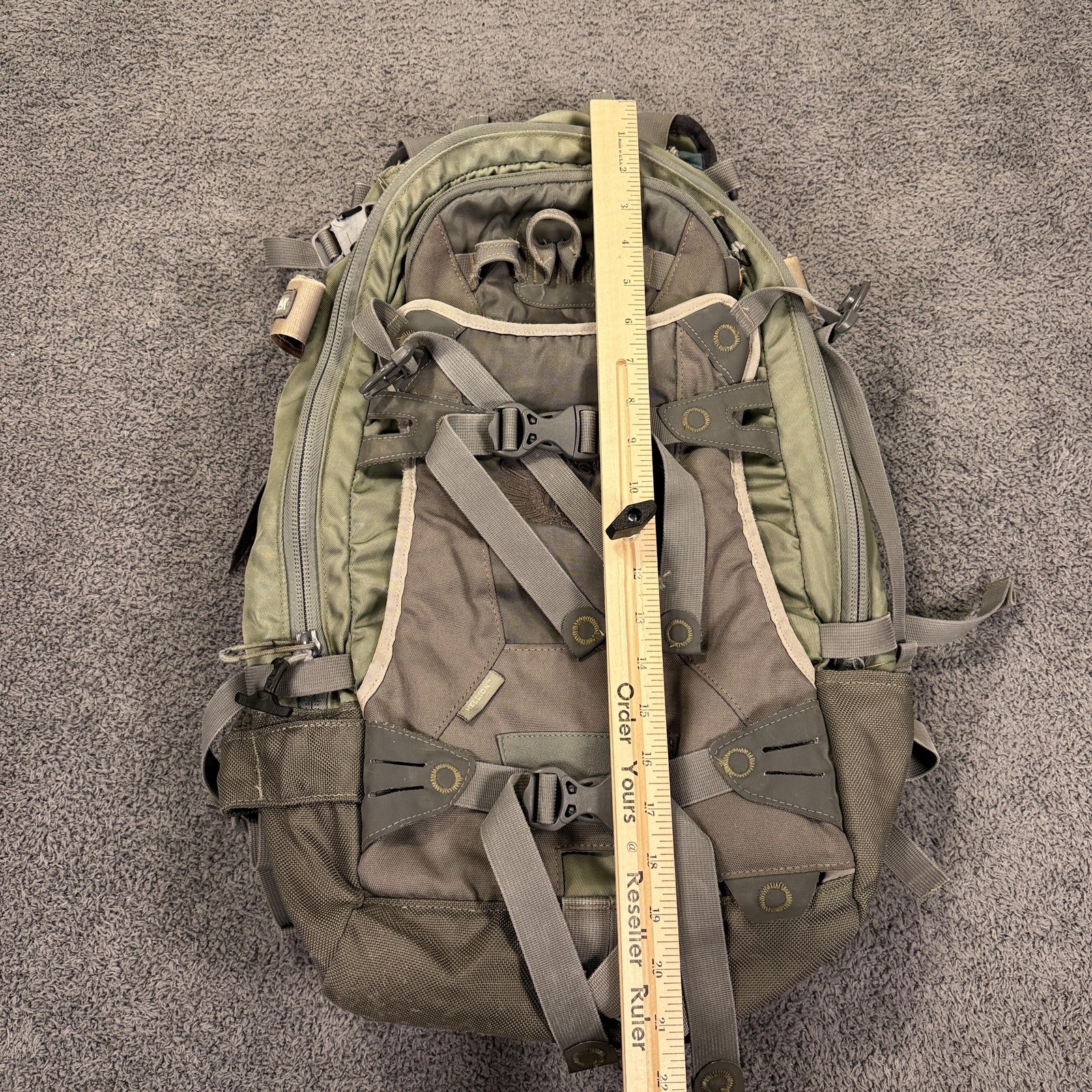CamelBak Hellion Outlaw Hydration Backpack Olive Green Tactical MTB Hiking