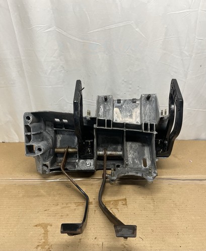 1998-2003 Chevrolet S10 Blazer GMC Sonoma Clutch Pedal Assembly Manual OEM