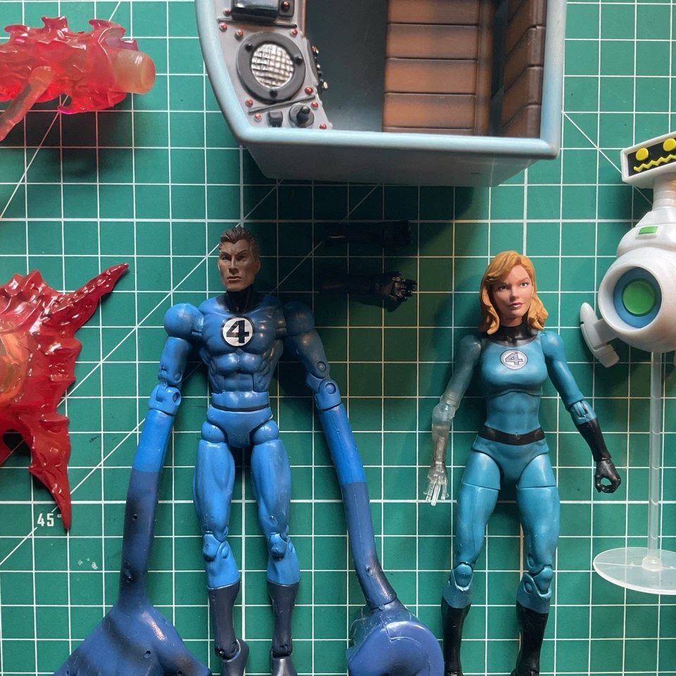 Marvel Legends Retro Fantastic Four Figure Lot Human Torch Thing Herbie… - Image 3 of 4