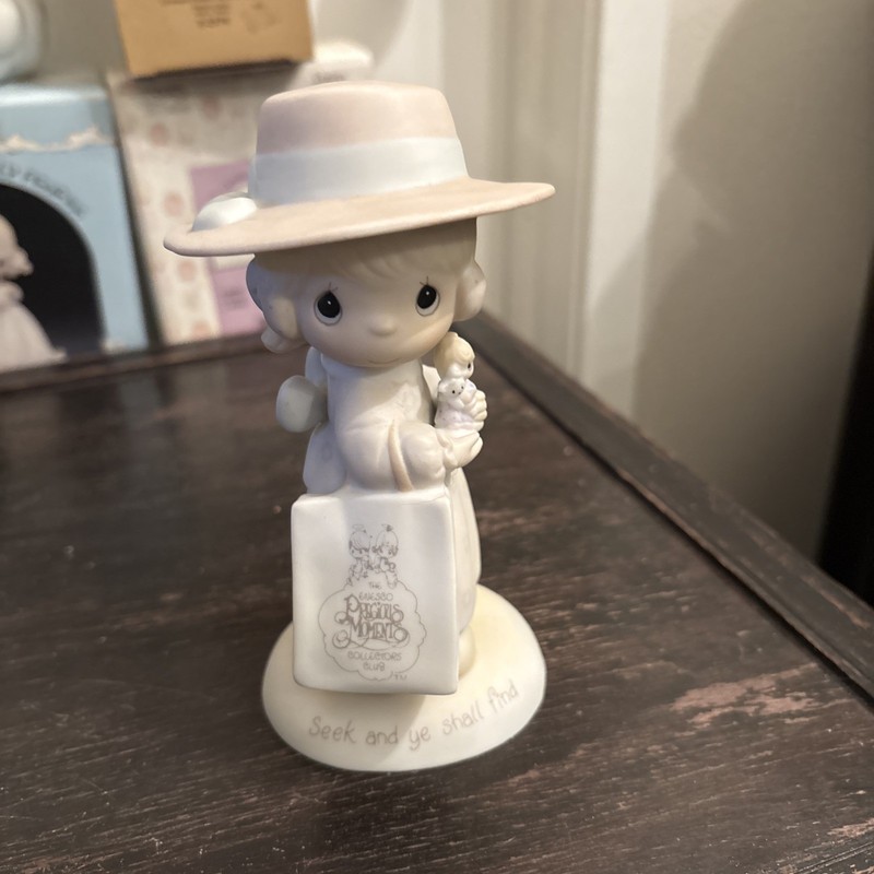 1985 Precious Moments  1985 Symbol Of Membership Seek And Ye Shall Find