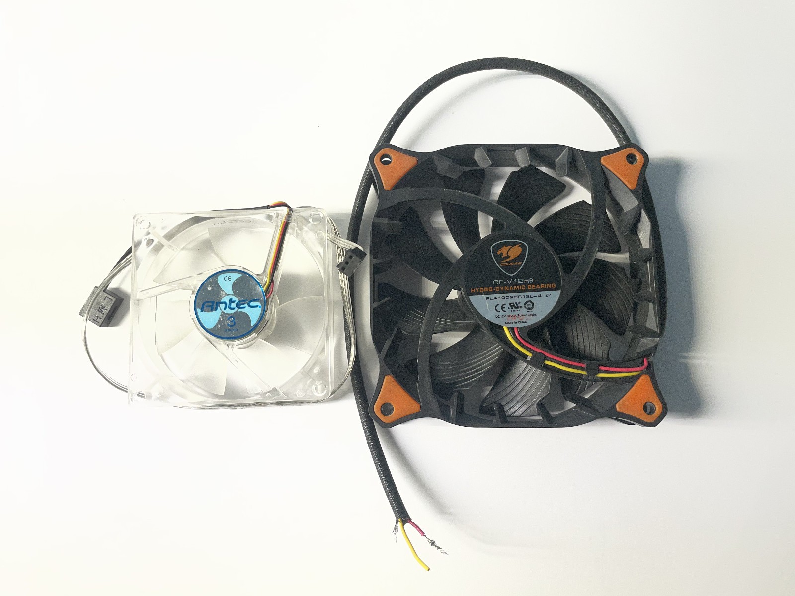 (2) Computer Fans Antec, Cougar