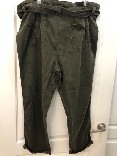 Maurices High Rise Green Paper Bag Pants Size 20W NWT - Picture 2 of 9