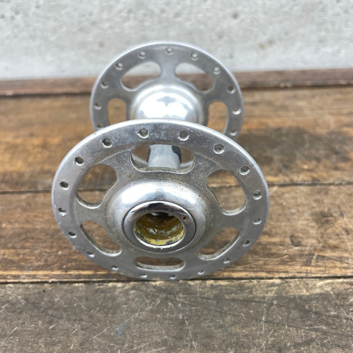ビンテージ　Campagnolo Record フロントハブ s-l400.jpg