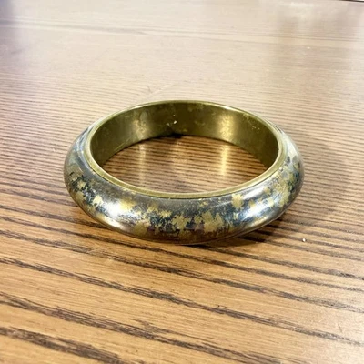 Bracelet rigide en laiton – Patine ancienne – Bijou vintage 1960 - Photo 1/4