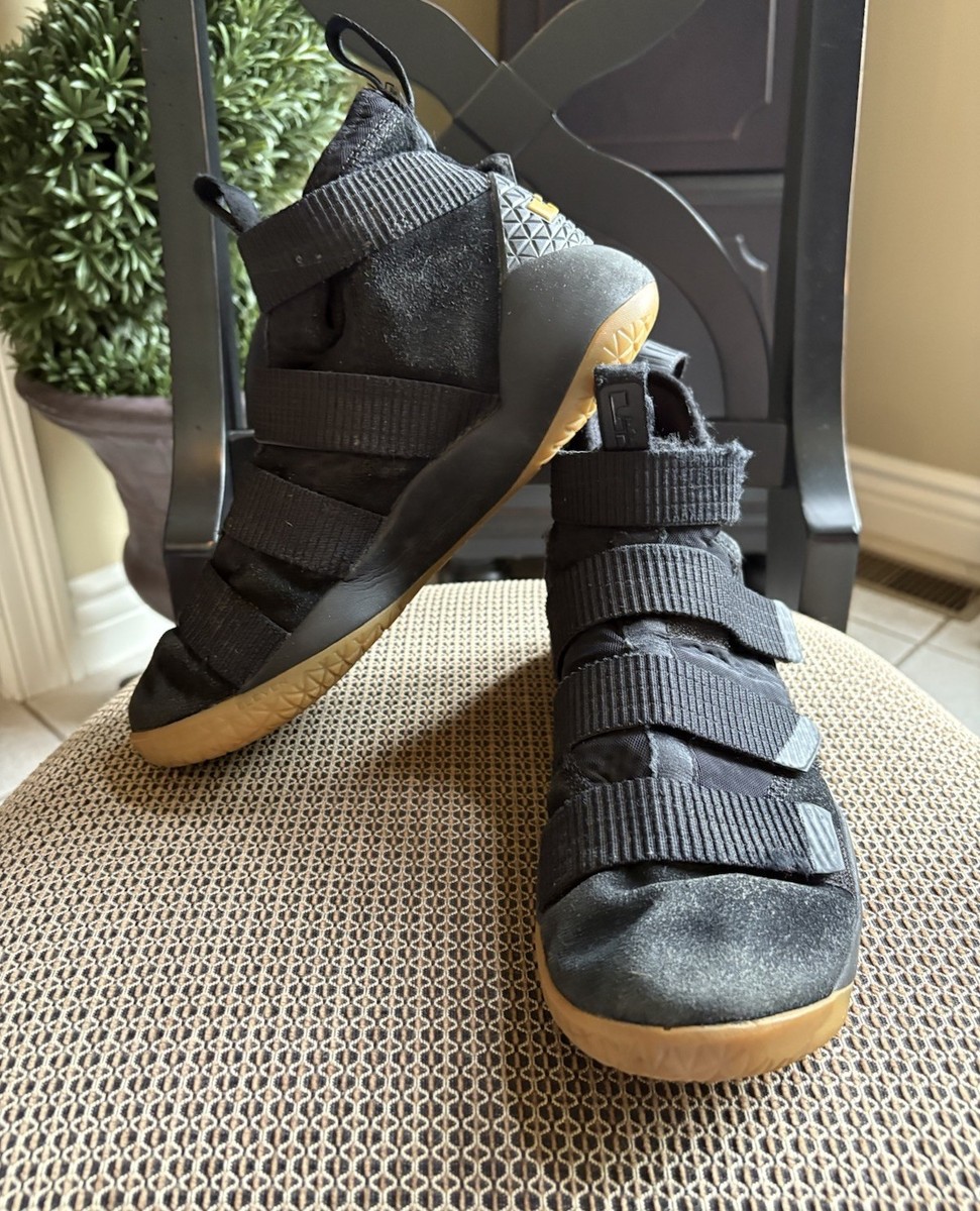 lebron soldier xi black