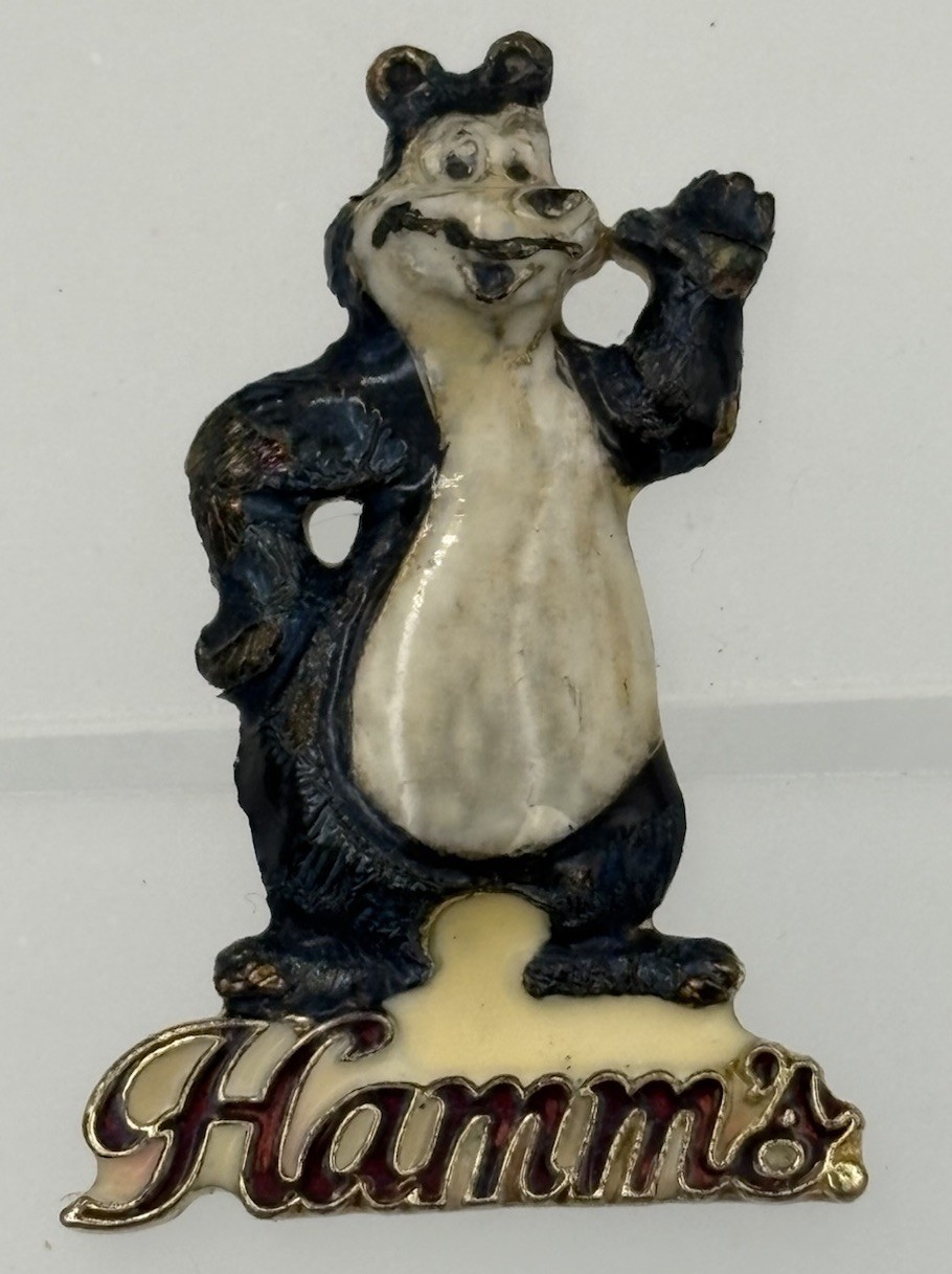 RARE Vintage Hamm's Beer Bear Mascot “Sascha” Collectable Metal Hat Lapel Pin