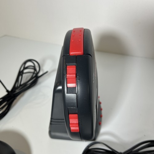 Sveglia Sonic Alert Sonic Bomb con Scuotitore Letto Vibrante Nero Rosso Testata - Foto 7 di 10