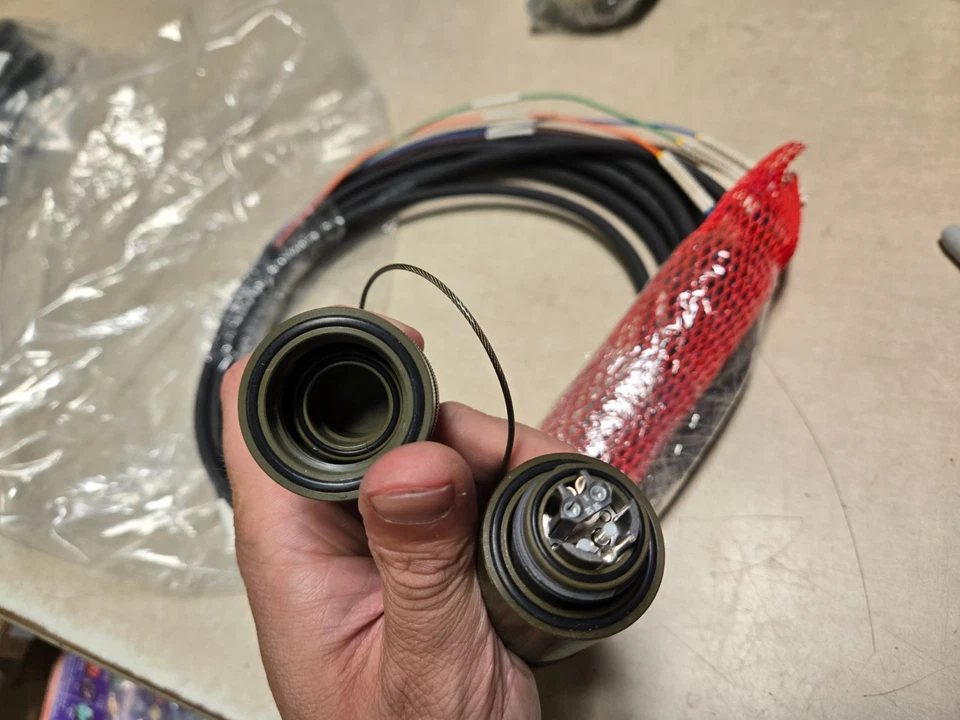 Fiber Optic Connector TFOCA-II FS4H1000 AMPHENOL 0YPM2 NOB - Image 4 of 4