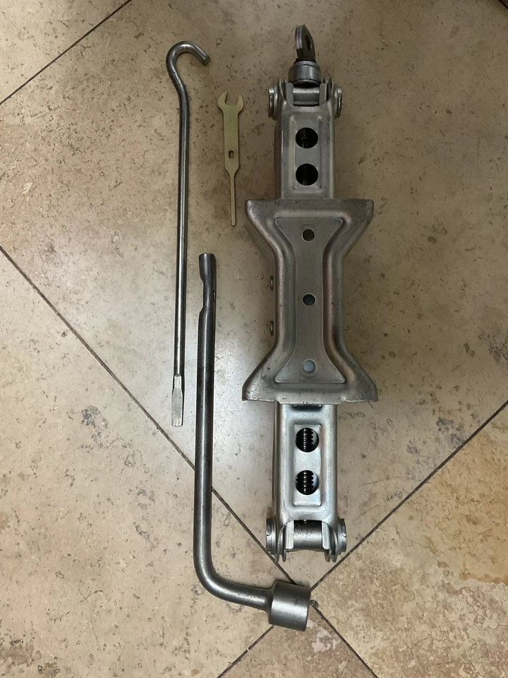 Nissan 350Z 2003-2004-2005-2007-2008 Jack con llave herramientas OEM Foto 3 de 4