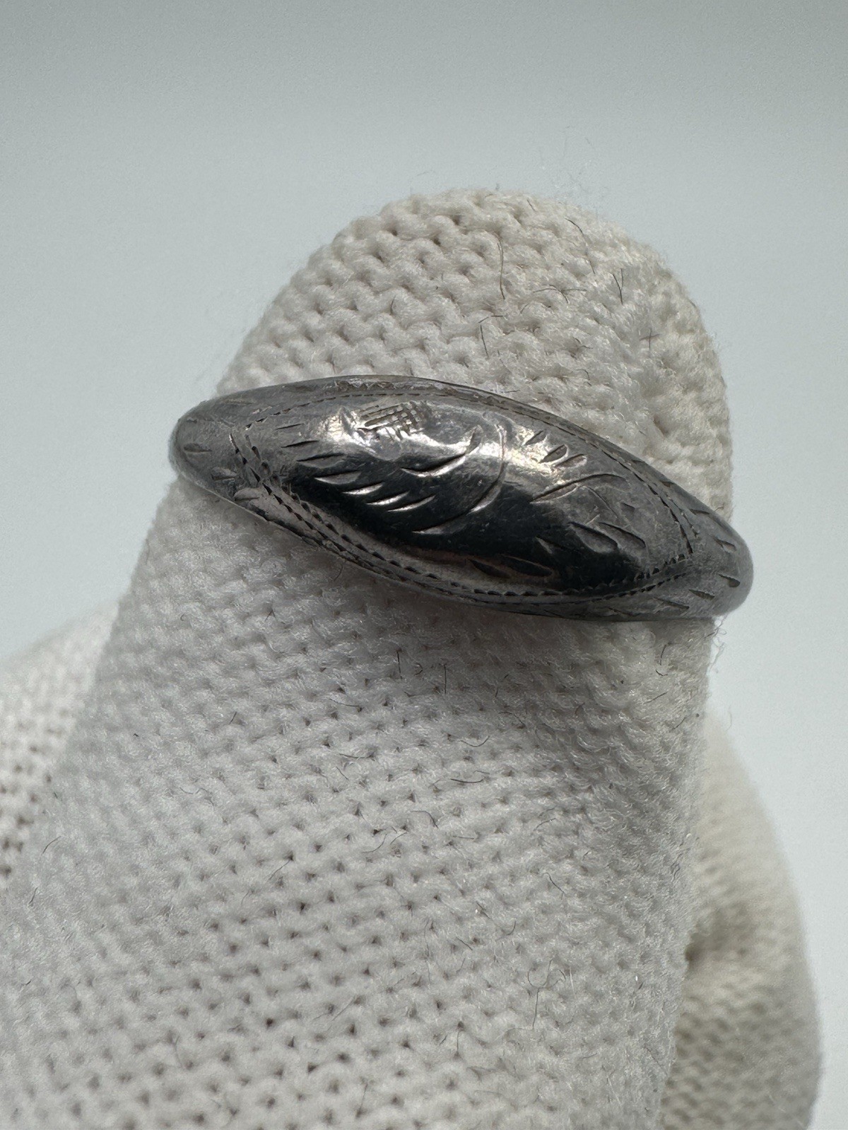 Antique Hand Carved Ring SOLID STERLING SILVER Vi… - image 1