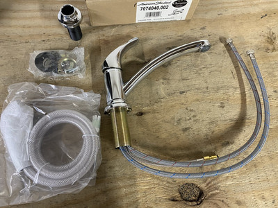 American Standard 7074040.002 Colony Pro Single Handle Kitchen Faucet *READ*
