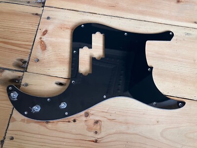 Squier Fender Affinity Precision PJ Bassgitarre teilgeladen Kratzplatte 2016