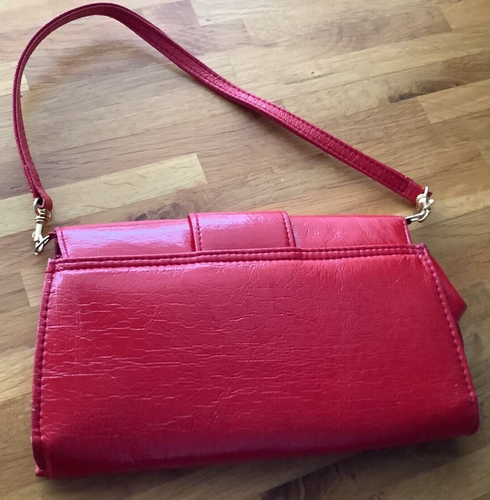 LADIES HANDBAG BY SUZY SMITH IN RED PATENT - Picture 2 of 3