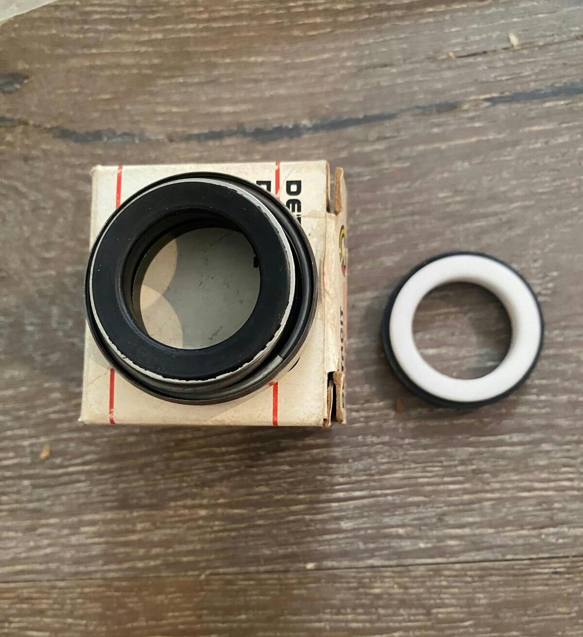 DETROIT DIESEL 53, 71, 92, 149 SERIES SEAL ASSY RWP SHAFT P/N  