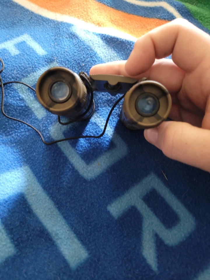 TASCO 8X21 FULLY COATED OPTICS 392 FT/ 1000 YDS #165BCR CAMO BINOCULARS - Image 2 of 3