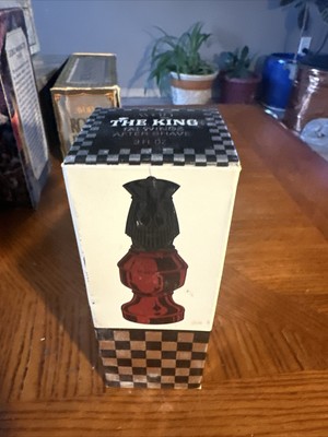 VINTAGE AVON CHESS PIECE KING 3oz TAI WINDS AFTER SHAVE BOTTLE FULL IN BOX