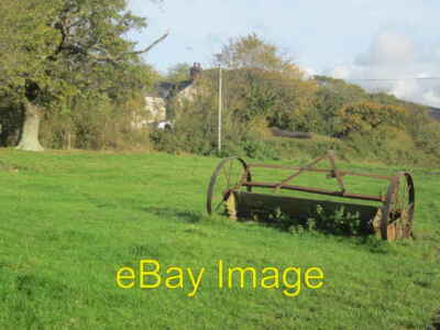Foto 6x4 Henne Angebot Amaethyddol / Ein altes landwirtschaftliches Gerät um 2011