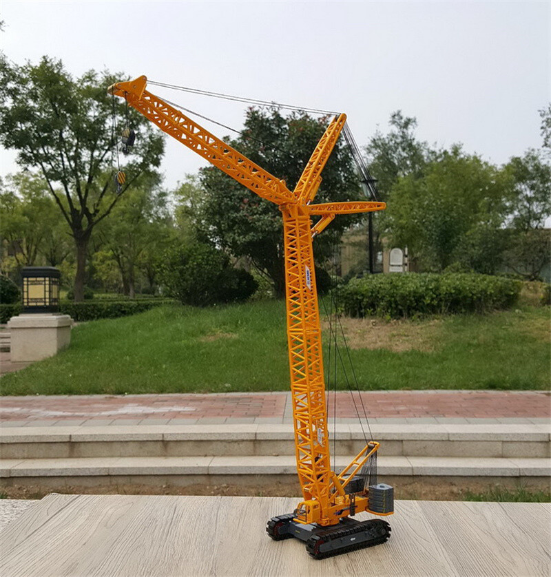 XCMG XGC260 Crawler Hydraulic Tower Crane 1/120 Diecast Truck Pre