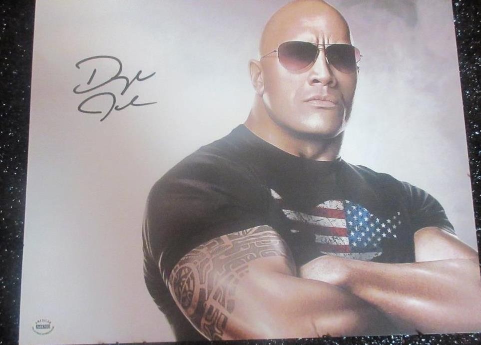 DWAYNE THE ROCK JOHNSON SIGNED 11X14 PHOTO WWE WWF WRESTLING ACTOR