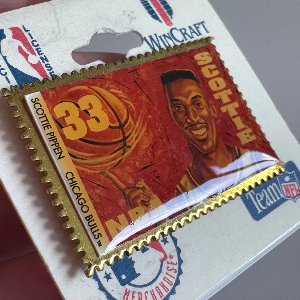 Vintage WinCraft Scottie Pippen #33 Chicago Bulls NBA Enamel Pin on Card Stamp - Image 3 of 4