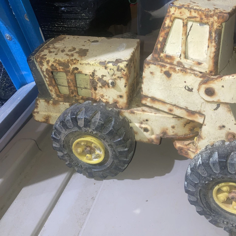 Large Vintage Antique Tonka Front End Loader. Works. Parts/Repair - Image 4 of 4