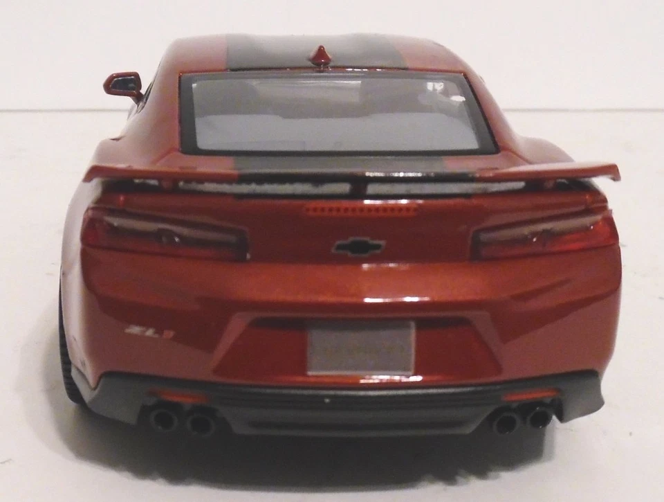 Chevy Camaro ZL1 2017 diecast 1/24 usado Foto 4 de 4