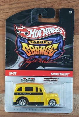 Hot Wheels Larry's Garage - School Busted  10/39 Gelb