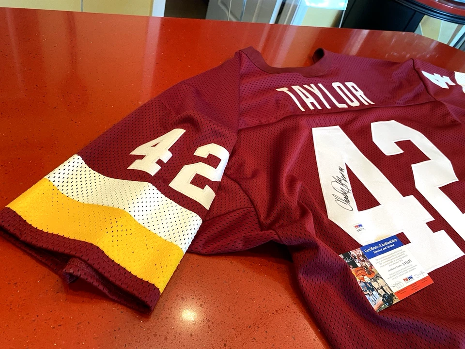 Футболка с автографом Чарли Тейлора (HOF 84) Redskins -подлинная PSA #B41039 - Изображение 2 из 4