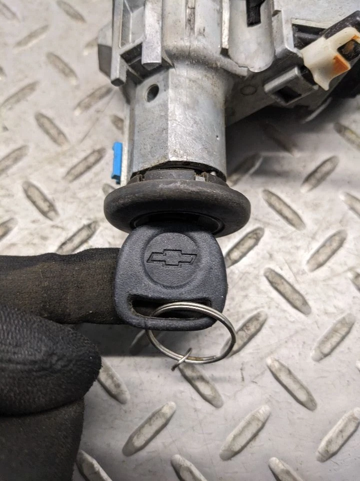 Ignition Switch Fits 02-09 ENVOY 1157959 - Image 3 of 4