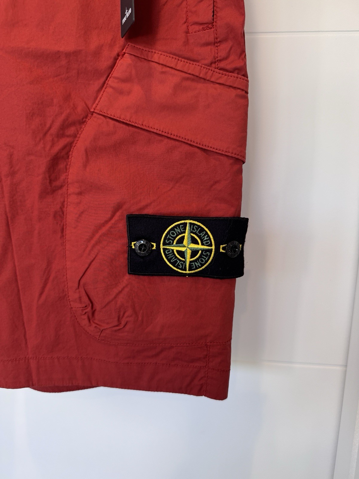 Stone Island Mens Red Bermuda Cargo Shorts Size 32 Type RE (fits 32-34) thumbnail 4