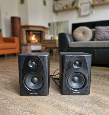 Behringer Aktiv-Lautsprecher Paar   Perfekt für Schreibtisch & Homestudio