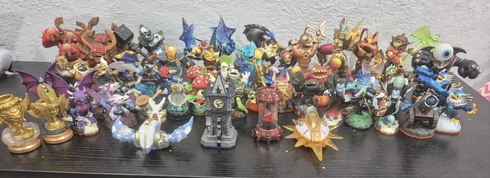 LOTE DE 50 FIGURAS SKYLANDERS GIGANTES Imaginators ESPYRO Trap EQUIPO INTERCAMBIO Portal Foto 3 de 4
