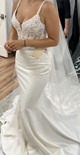 wedding dress size 6 pre owned