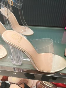 chaussure transparente