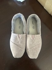 TOMS Alpargatas Slip On Shoes Womens 9 Pale Mauve Two Tone Felt Faux Fur NEW