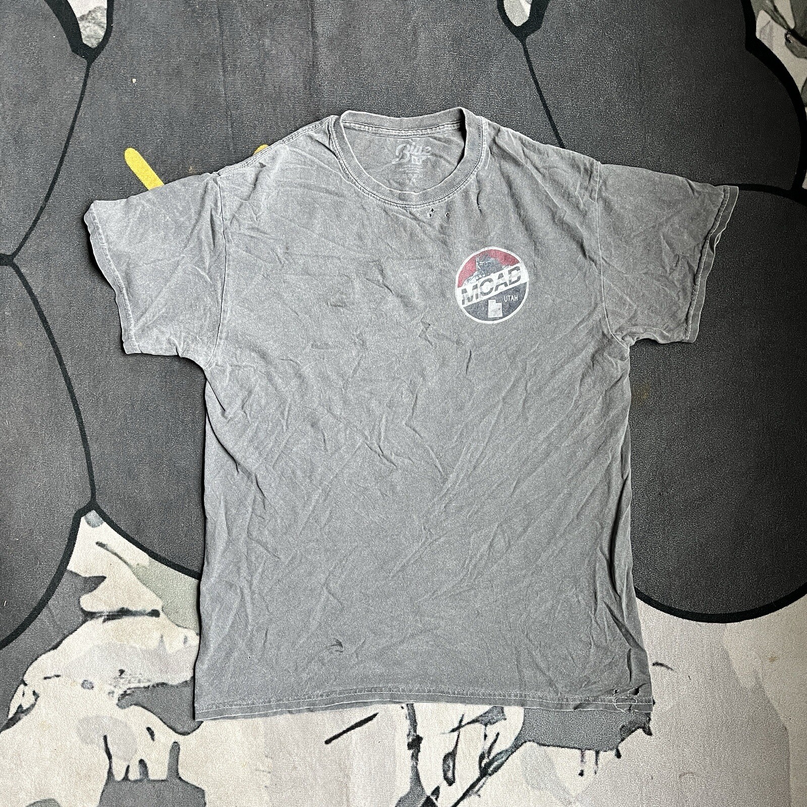 Men’s Medium Grey Jeep Moab Front & Back Car Graphic Design