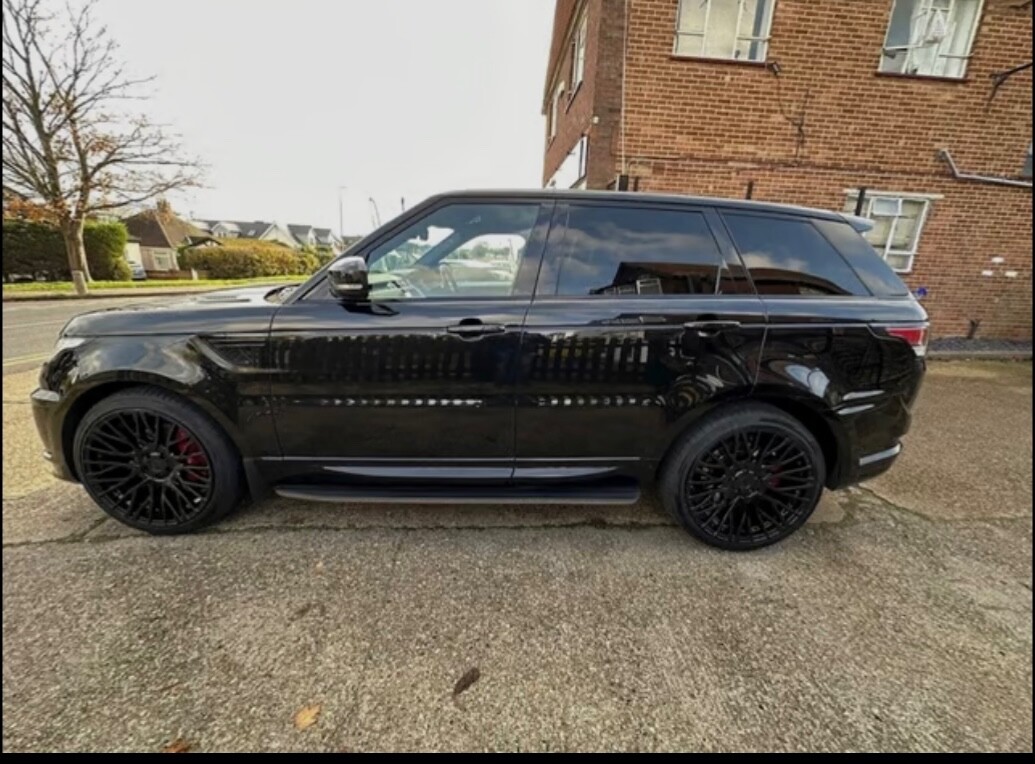 Range Rover Sport Black 3.0 V6 HSE Auto FLSH Barugazi Body Kit 23