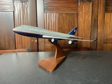 United Airlines Boeing 777 Desk Airplane